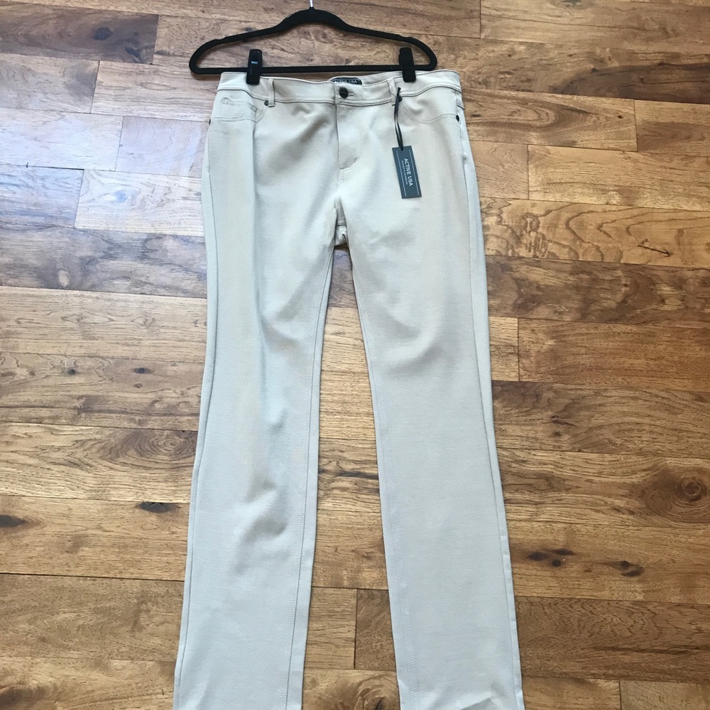 Active USA Khaki stretch slacks☀️